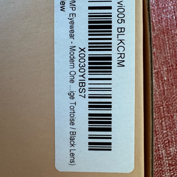 WMP Modern One Tortoise Sunglasses. NWT. With Lint Free Bag for storage - Picture 8 of 8